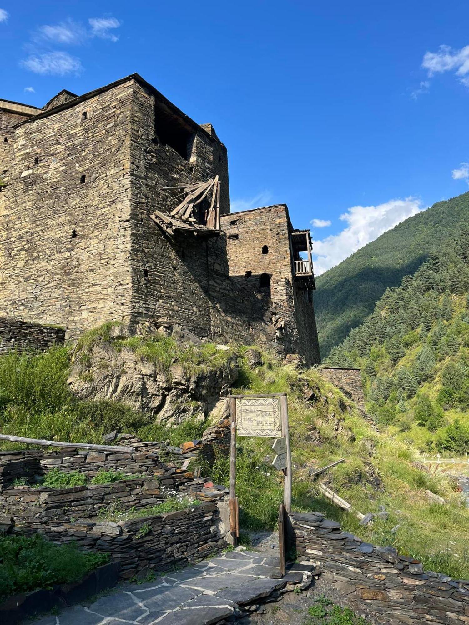 فندق "Front Castle" Shatili المظهر الخارجي الصورة